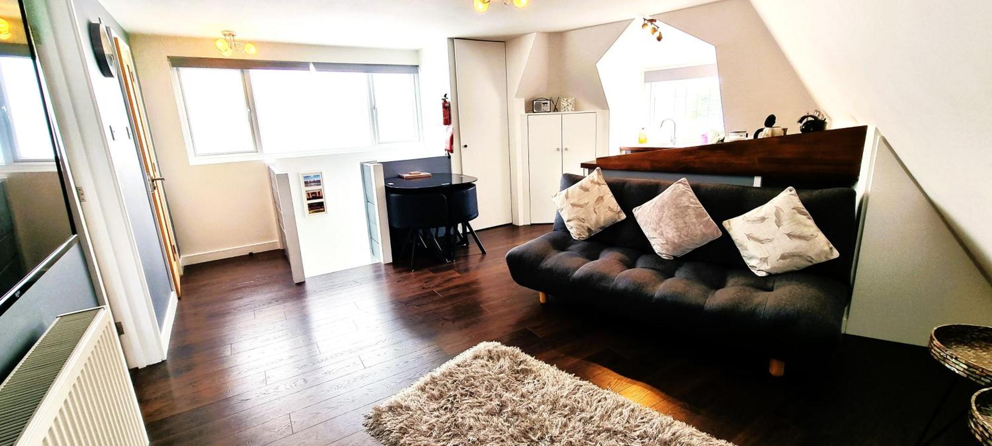 Beautiful Detached 1 Bedroom Apartment 埃尔特姆 外观 照片